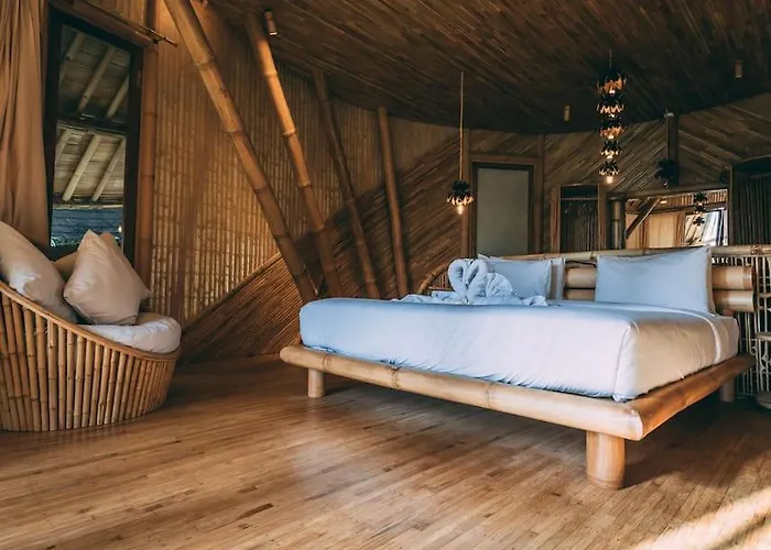 Aura House 2bds Eco Bamboo House, Pool, River View Villa *