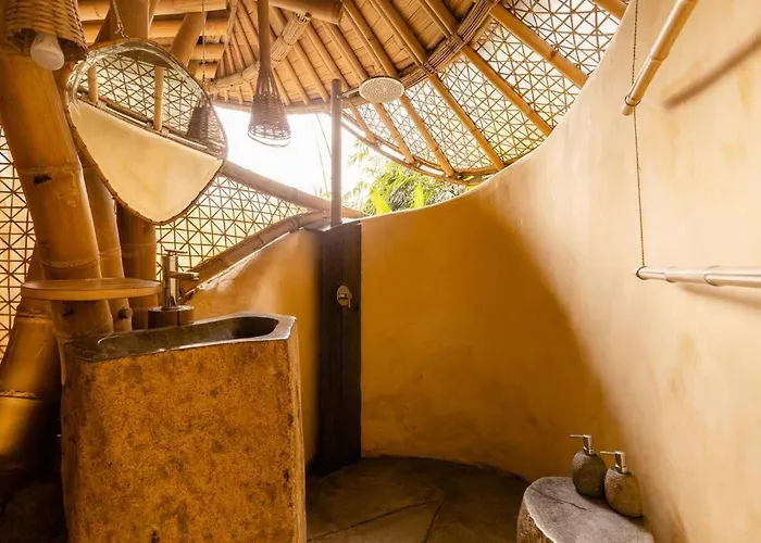 Aura House 2bds Eco Bamboo House, Pool, River View * Bringkit