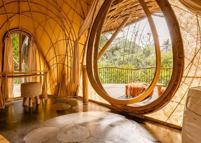 Aura House 2bds Eco Bamboo House, Pool, River View Villa Bringkit